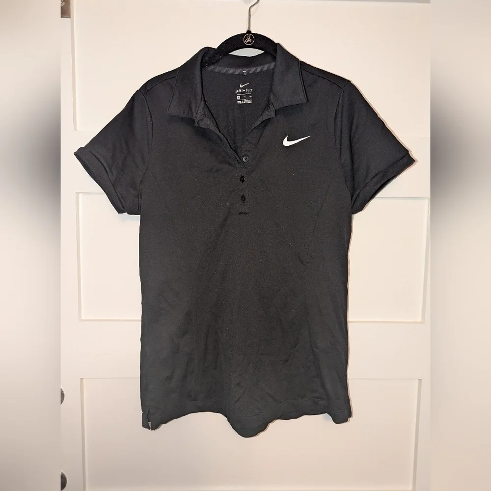 Women's Nike Dri-Fit collared shirt size XL. Women's black Nike shirt XL.